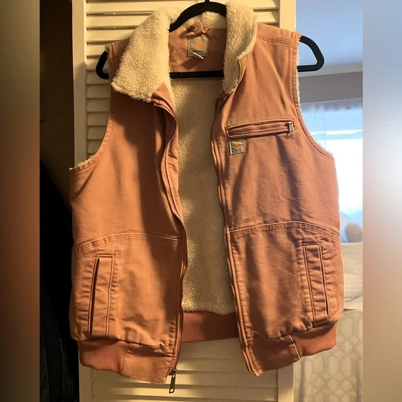 Pink Sherpa-Lined Carhartt Vest - Picture 1 of 3